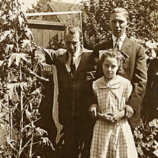 Picture 32 - Jim Golding (John Darling), Jim Roberts (Stephens) and Jessie Roberts (Stephens) circa 1912. Image provided by Lynne Golding