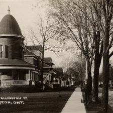 Picture 55 – On Wellington St. Brampton, Golding (Darling) home. Image from Frost Postcard Collection. Used with permission of Region of Peel Archives